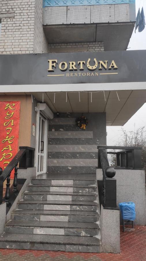 2-Х Комнатная Квартира Korosten Luaran gambar