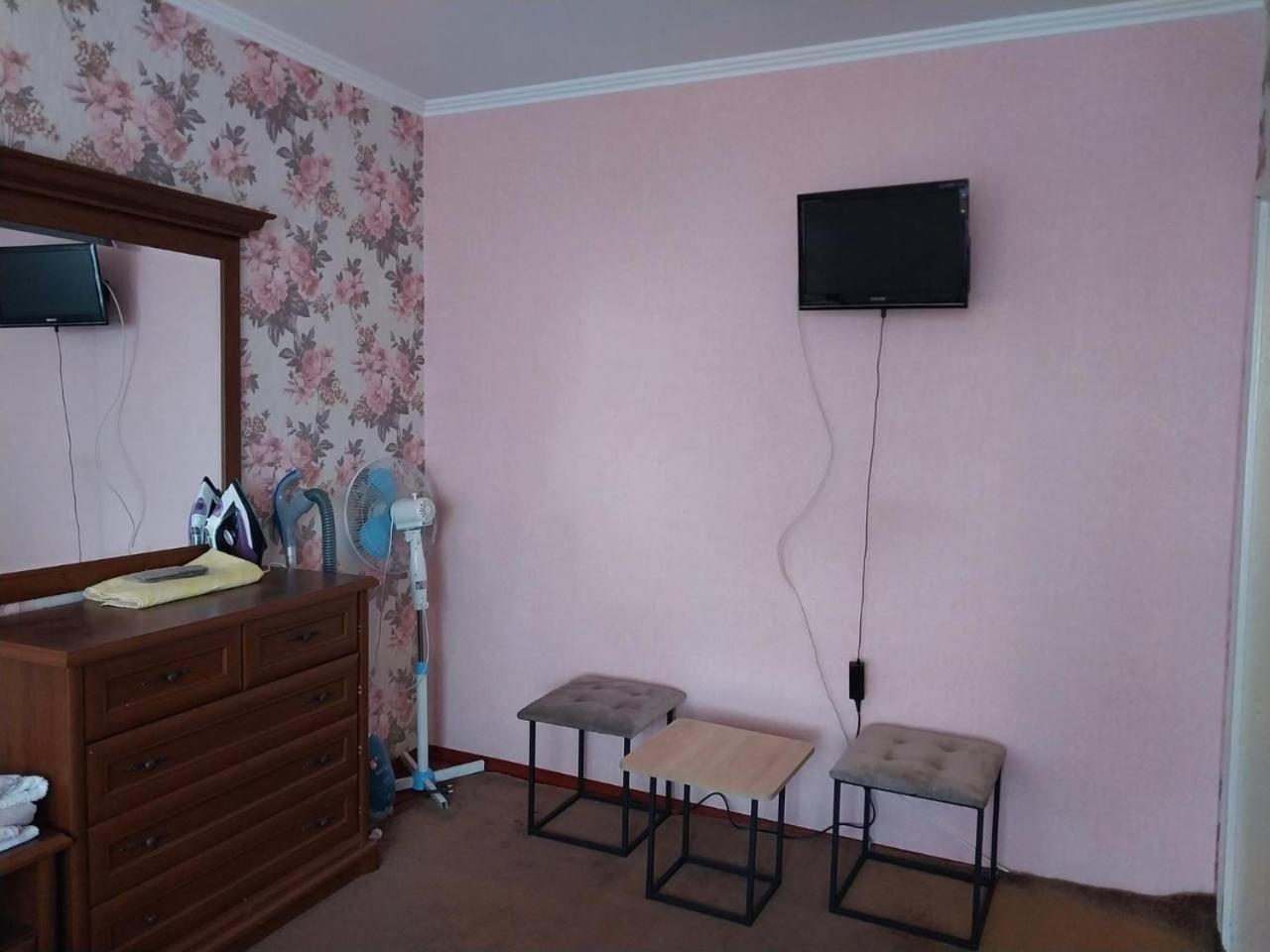 2-Х Комнатная Квартира Korosten Luaran gambar